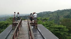 Lokasi dago dream park ini berada di jalan dago giri km 22 desa mekarwangi, lembang, kabupaten bandung barat. Ini Dia 5 Tempat Asyik Merayakan Malam Tahun Baru Di Kawasan Dago Atas Tribun Jabar