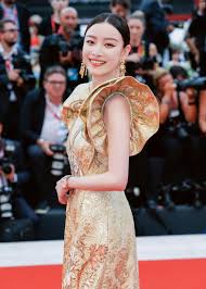 Contents  show 1 best types of carpet for bedrooms. The Best Watches And Jewellery Looks From The Venice Film Festival 2019 Red Carpet Tatler Malaysia