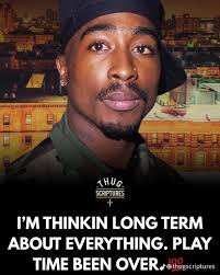 MAKAVELI ALIVE (2025) STREETLIGHT CHECK-IN Crazy how much noise the truth  make when it ain't even trying to speak. #Tupac2025 #MakaveliEnergy  #LegendaryBaggsCinema #HipHopCulture #TruthFrequency