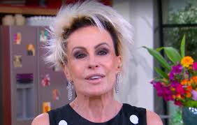 Por que não se casar? Ana Maria Braga Recebe Bolo De Aniversario Entregue Por Pernas E Mais Surpresas Emocionantes Ofuxico