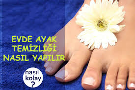 Ayak paça nasil temi̇zleni̇r bıçakla hemen temizliyoruz hem pratik hemde ev pislenmeden temizliyoruz. Evde Ayak Temizligi Nasil Yapilir Nasilkolay