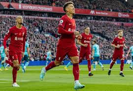 Feeling the pressure, Liverpool ramped up their efforts to press Southampton. The crowd's cheers ignited a fire in the players. As they pushed forward, they created several goal-scoring opportunities, hinting that a comeback was in the works.