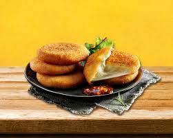 Fried mozzarella patties must be cooked just before serving. Mozzarella Patties Le Duc Veggie Food