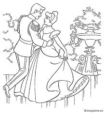 Assepoester, doornroosje, sneeuwwitje, rapunzel… welke kleur ga jij haar jurk geven? Prinsessen Kleurplaat 359710 Kleurplaat