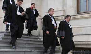 „tabloul onorariilor minimale va fi luat în considerare și în cazul contractelor de asistență juridică onorariile minimale stabilite de unbr includ atât activităţi din sfera dreptului civil, cât şi penal. AvocaÅ£ii Vor Percepe Pentru Un Proces Indiferent De Natura Lui Cel PuÅ£in 4 500 Lei Ziarul 21