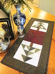 Christmas Quilt Patterns Pdf Table Runner Patterns Primitive Etsy Christmas Quilt Patterns Christmas Quilts Christmas Quilt