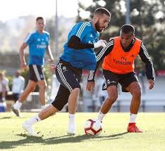 By admin on april 11, 20151 comment. Karim Benzema Haircut Hairstyle 2019 Taperfadehaircut Com