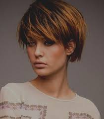 neuesten bob frisuren gestuft mit pony 25 atemberaubend muster uber damen haare atemberaubend bob damen frisuren g frisuren frisuren 2018 bob frisur