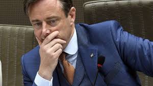 Si les dégâts sont spectaculaires, il n'y a fort heureusement eu que deux blessés légers… Bart De Wever Retente Un Front Flamand Au Federal L Echo