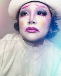 Sarah Gwaltney's Instagram, Twitter & Facebook