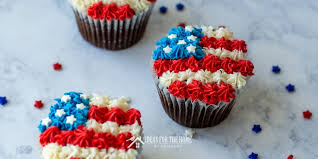 Don't waste time perfecting an intricate layer cake this labor day. American Flag Cake Ideas Fourth Of July Cupcakes Ideas For The Home