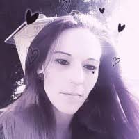 Melissa Swingle's Instagram, Twitter & Facebook