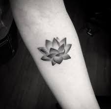 50 Incredible Lotus Flower Tattoo Designs Tatouage Tatouage De Fleur De Lotus Tatouage Grunge