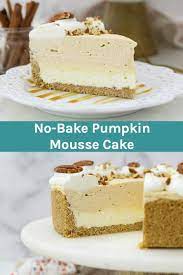 This No Bake White Chocolate Pumpkin Mousse Cake Is The Perfect Fall Dessert It S Layers Of White Pumpkin Mousse Fall Dessert Recipes Pumpkin Recipes Dessert