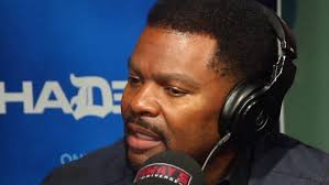 The feud started after drake didn't tweet about meek mill's album. J Prince Says He Helped Squash Drake Meek Mill Beef Too Hip Hop Lately