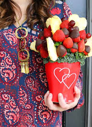 Top things to do for valentine's day in chicago last updated on february 8, 2021 by hayley grgurich this valentine's day, treat yourself and someone you love to a great date night out or in. Not Your Average Valentines Day Gift Ideas Popsicle Blog