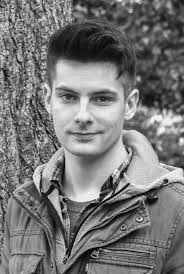 C O M M E N C E M E N T