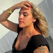 Laura Berube's Instagram, Twitter & Facebook