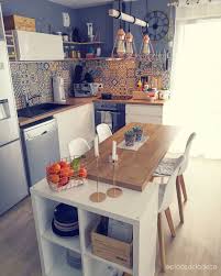 Cuisine Coloree Carreaux De Ciment Home Home Decor Breakfast Bar