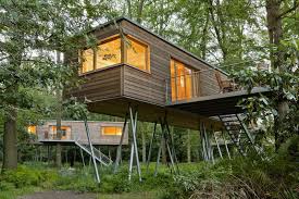 Folge deiner leidenschaft bei ebay! As Kids We All Loved Treehouses They Were The Exciting Little Escape Into A Fantasy World Where We Co Modern Tree House Luxury Tree Houses Tree House Designs