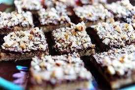 Enjoy these christmas candy recipes to make for gifting, stocking stuffers, serving at festive parties, or enjoying in front of the tree. Pioneer Woman Christmas Candy Pioneer Woman Large Christmas Gift Bag Candy Cane Design So Choose The Best From The List Of 10 Best Christmas Candy Ideas And Make This
