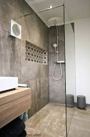 Bodenebene Walk In Dusche Mit Glastrennwand Duscharmatur Mit Hand Und Kopfbrau Bodenebene Duscharm Shower Fittings Glass Partition Wall Walk In Shower