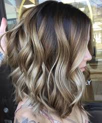 New Gorgeous Balayage Highlights On Medium Layered Hairstyles For Women To Try This Year Hair And Comb Hair Styles Medium Hair Styles Hair Painting