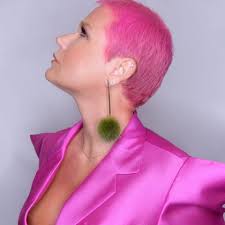 Nossa intenção é informar, da melhor maneira possível, os torcedores. Record Impede Xuxa De Gravar Programa Com Cabelo Rosa Mh Celebridades E Tv