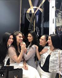 Memulakan kerjayanya dalam iklan komersial pada tahun 2011, kerjaya lakonan farah bermula pada 2012. Peh Ni Baru Beauty With Brain Educationcomesfirst Keputusan Akademik Afifah Nasir Dan Nazirah Nasir Dapat Pujian Netizen Berita Steady