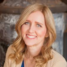 Holly Daniel's Instagram, Twitter & Facebook