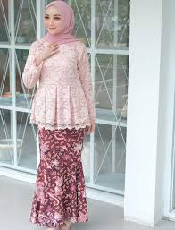 We did not find results for: 4 Paduan Kebaya Brokat Hijab Warna Pink Dan Kain Batik Untuk Gaya Kondangan Manis Memikat Semua Halaman Cewekbanget