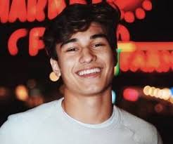 KNOX LEON JOLIE -PITT (BRAD PITT & ANGELINA JOLIES SØN)