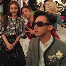 Trong đó, yoona (snsd), irene (red velvet), iu và jisoo (blackpink) là 4 nhan sắc đình đám được người hâm mộ cũng như các đồng nghiệp ca tụng hết lời. Lee Jong Suk Park Shin Hye G Dragon Yoona And More Attend Star Studded Chanel Fashion Show In Seoul ì‚¬ëž' ì‚¬ì§„ ë¹…ë±… íŒ¨ì…˜ ì‚¬ì§„