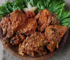 Dengan campuran santan kental dan berbagai bumbu rempah membuat rasa kari ayam ini sangat gurih, ditambah dengan rasa asin dan manis yang pas membuat kenikmatan kari ayam. Pin Di Resep Masakan Ayam