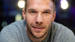 Lukas Podolski Seite An Seite Mit Seiner Frau Monika
