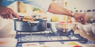 Mai mult de 150.000 de persoane mor în fiecare zi în lume, în timp ce rata zilnică a natalității este de aproximativ 360.000. Cate 11 Milioane De Oameni Mor Anual Din Cauza Acestor GreÈeli In DietÄ