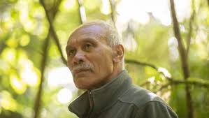 Meet the man who trains dogs to avoid kiwi