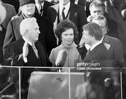 Chief Justice Warren Earl Burger swearing in President James Earl... News  Photo