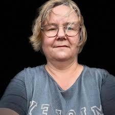 Hi all, and thank you for accepting us to your group. Quick question. We've  just received our Air Sense 11 CPAP elite. Very confused as it hasn't been  supplied with a mask?