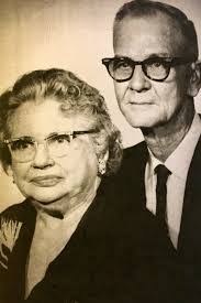 Dee Calvert's Instagram, Twitter & Facebook