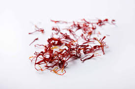 Lo zafferano, spezia dorata che si ricava dai pistilli di un bellissimo fiore lilla, il crocus sativus, è originario dell'asia minore. Zafferano Prezzo Ricette Coltivazione E 10 Cose Da Sapere