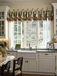 Las cortinas para la cocina agregan un toque decorativo a las ventanas que se ubican sobre los lava trastes y son muy comunes en muchas cocinas. Cortinas Para Cocina Las Mejores Opciones Para Disenos Increibles