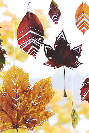 Diy Mobile Aus Herbstblattern Basteln Herbst Herbstlaub Herbst Blatter
