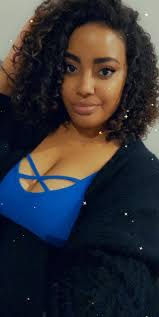 Bonsoir a zot! Mi espère ke zot i pass une bonne semaine ! 🤗🤗 Mi souhaite  a zot de passe une belle soirée ✨🌆 Bisouuw 💋💋💋