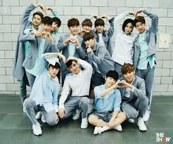 Saat divisi lokal universal music kembali dibuka . Seventeen Kpop Korea China Jun Vernon Love Cute Seventeen Seventeen Kpop Seventeen Debut