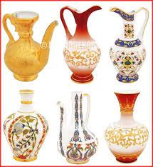 Sektörün tasarımcıları bu senenin en moda dekoratif ürünlerini tasarlayıp vitrinlere koymuşlar. Salon Aksesuarlari Dekoratif Surahi Modelleri Surahi Aksesuarlar Klasik