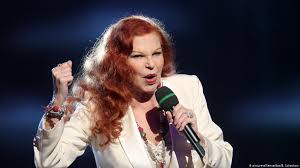 She is also known as la rossa (italian for the redhead), due to the characteristic colour of her hair. Diva Mit Grosser Stimme Milva Ist 80 Musik Dw 17 07 2019
