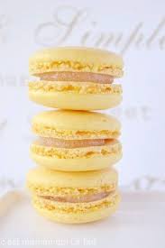 On Deguste Macaron Citron Curd Pierre Herme Coques De Macarons Faciles C Est Maman Qui L A Fait Cmamanquilafait Macaron Facile Macaron Citron Macaron