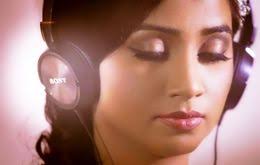 get shreya ghosal hd wallpapers latest photoshoots images photos and more for pc and laptops at xzoom in shreya ghoshal is an indian playback singer who mai get shreya ghosal hd wallpapers latest
