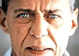 Sangtekstene hans er utgitt i letra e música (1994 og senere utgaver). A Mais Nova Cancao De Chico Buarque De Holanda